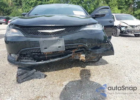 2015 Chrysler 200 S z USA, uszkodzony, nr VIN 1C3CCCDG2FN615730